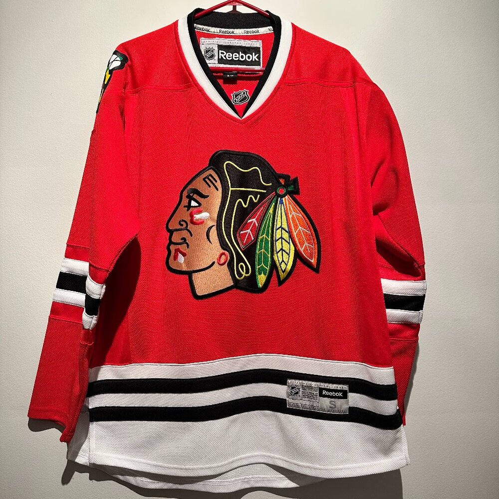 Reebok NHL Men's Small Chicago Blackhawks Hockey Players Jersey